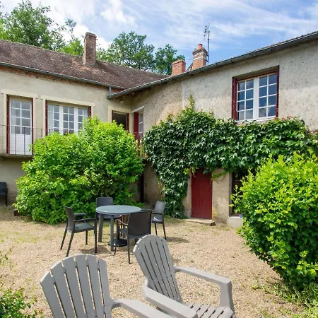 Beautiful With Private Garden